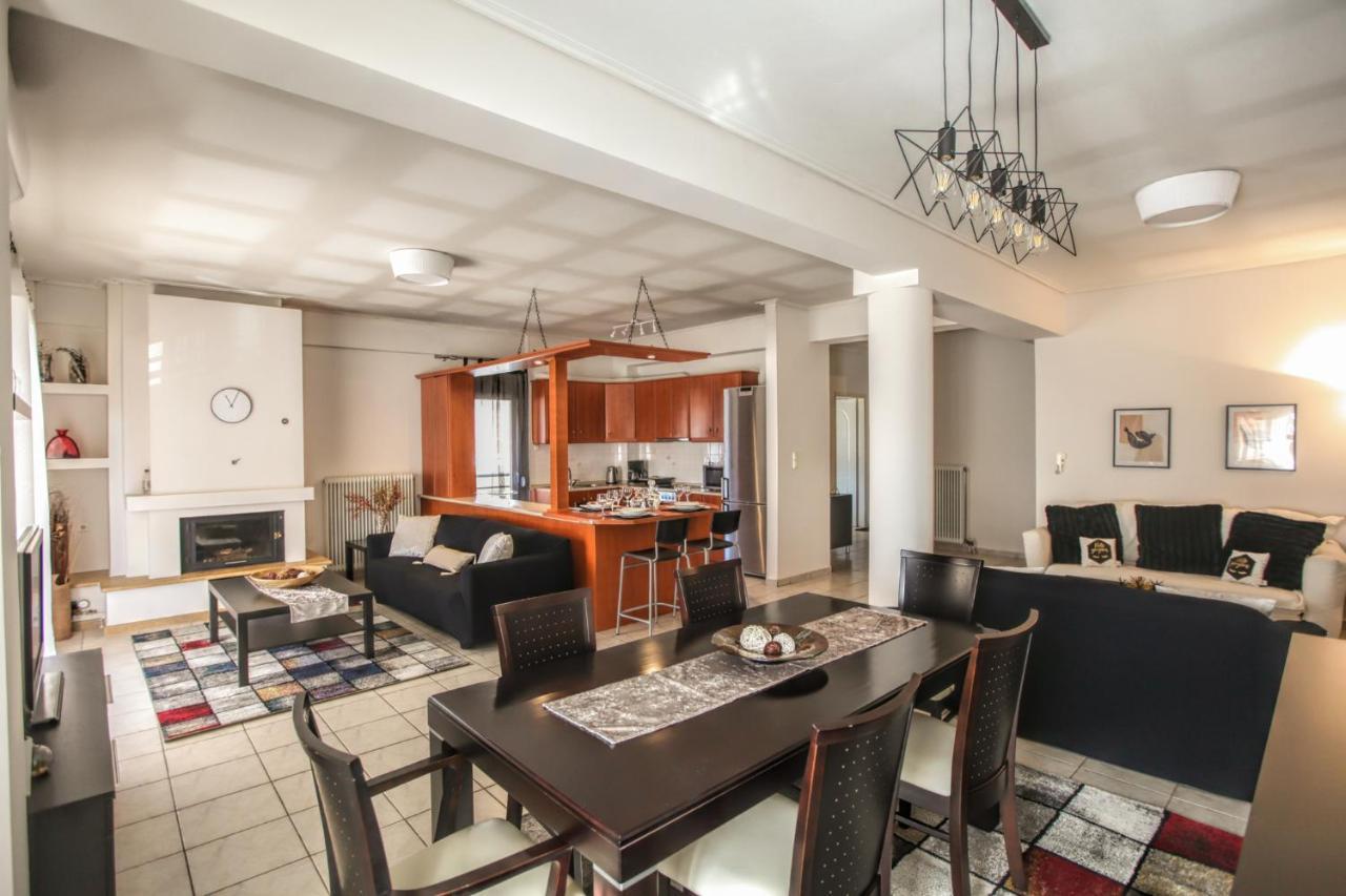 Grand Meteora Central Luxury Apartment Каламбака Екстер'єр фото
